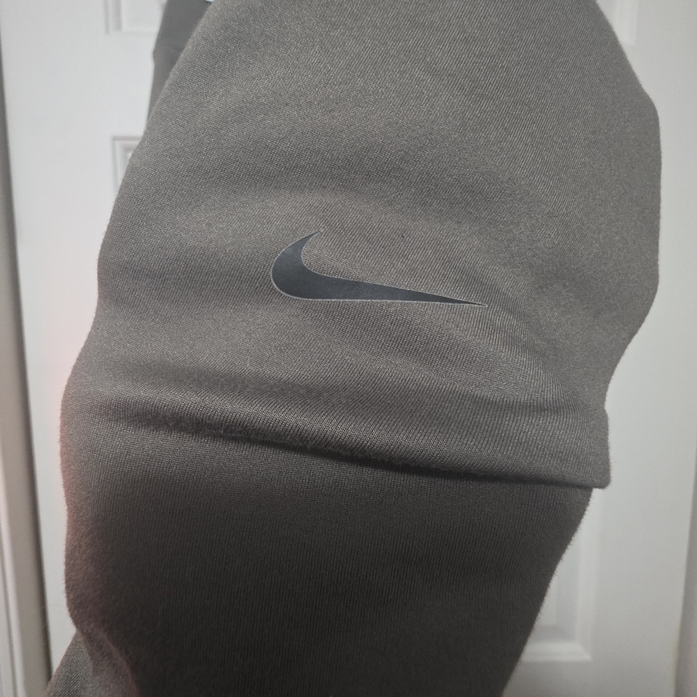 Nike Therma Fit One Mid Rise Leggings Size Small Olive Green - Picture 4 of 10